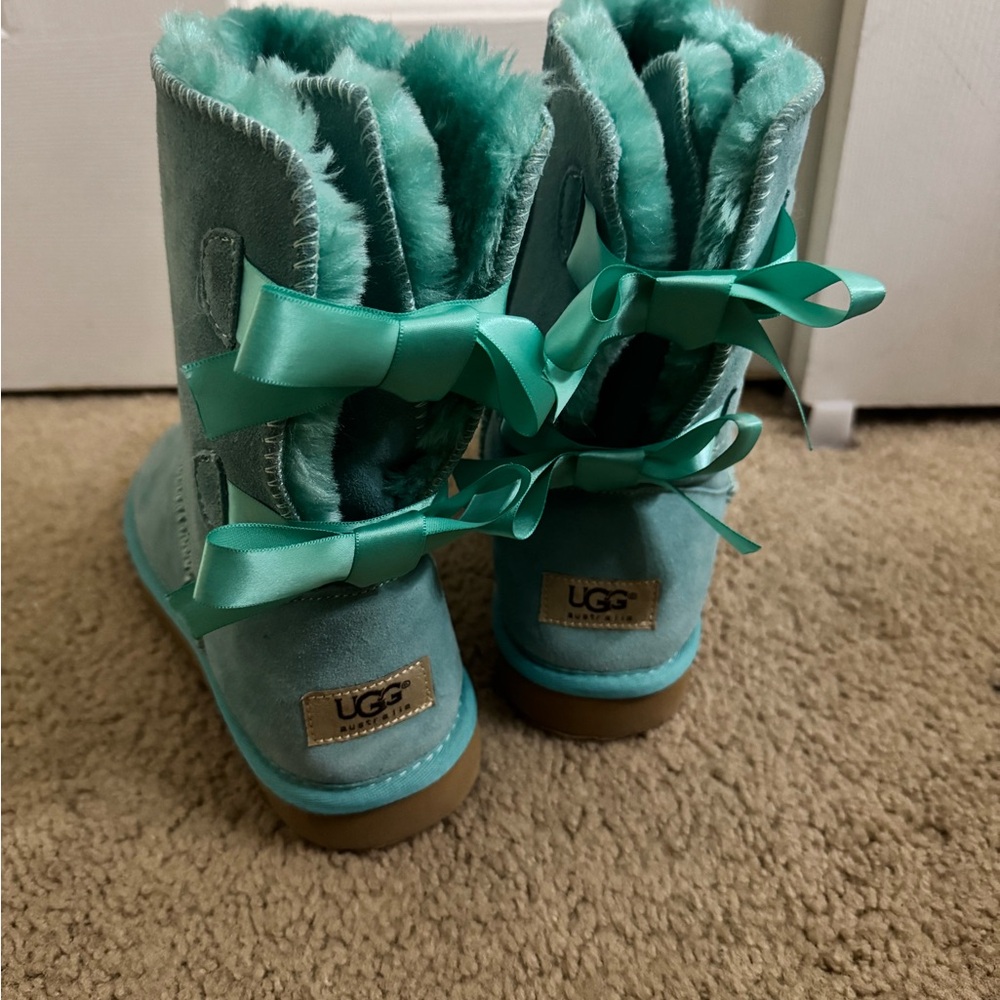 NEVER WORN UGG Aqua Shearling Boots with Satin Bows